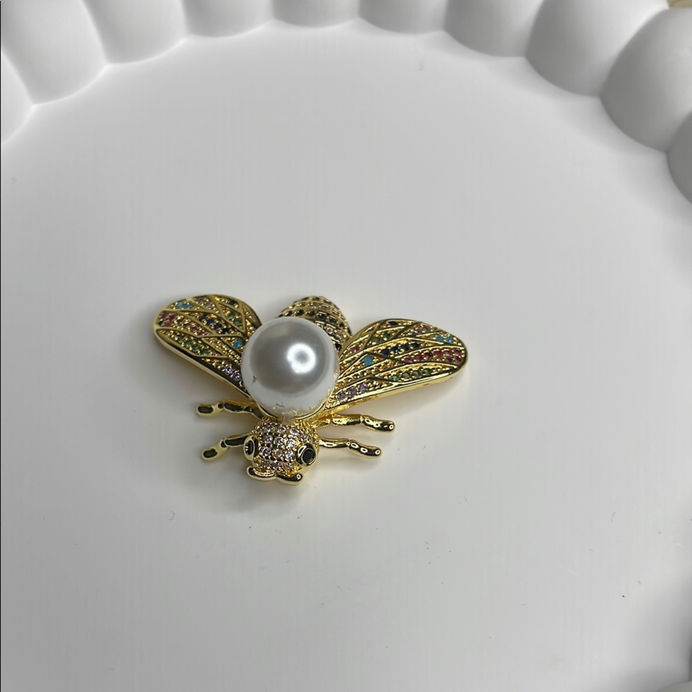 Elegant Gold and Pearl Bee Brooch/ necklace pendant